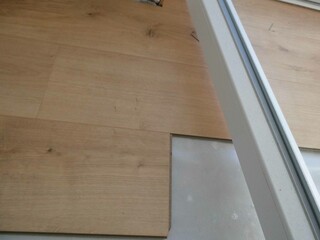 Klick Vinyl Boden in Zimmer verlegen