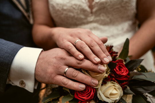 Hand in Hand Hochzeitsfotos