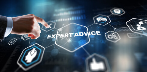 Businessman touching finger on the virtual screen and selecting Expert advice - 791469527