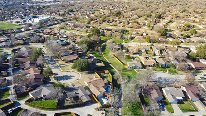Master Planned Communities DFW Dallas Fort Worth subdivision design with cul-de-sac dead-end residential street that shapes like keyholes, aerial view single family houses swimming pools backyard - obrazy, fototapety, plakaty