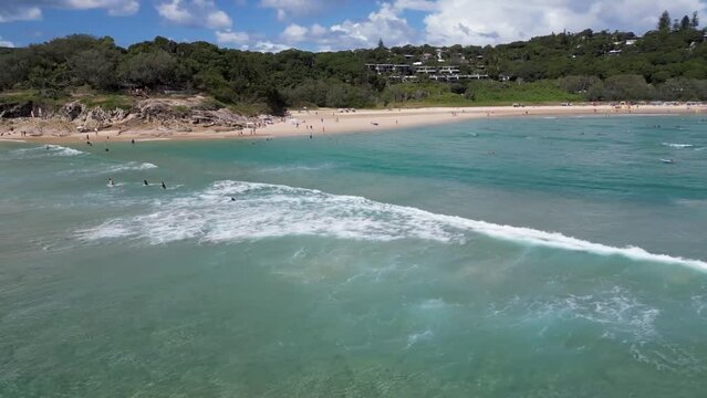 Beautiful Waves In Cylinder Beach In Summertime - Ocean Waves - Point Lookout, QLD, Australia.