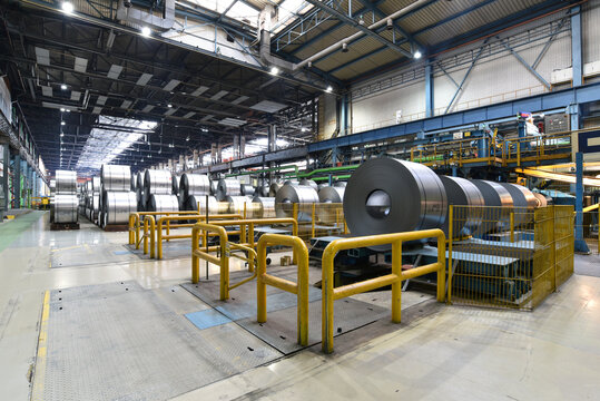 industrial plant for the production of sheet metal in a steel mill - storage of sheet rolls