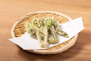 ［山形県産］こごみとコシアブラ　山菜の天麩羅