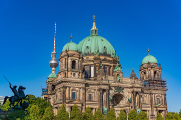 Fototapeta premium Berlin Cathedral on the Museum Island in Berlin, Germany