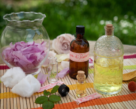 In aromatherapy, essential rose oil is used for its relaxant, de-stressing and mood-lifting properties. Rosa damascena petals.
