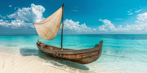 Rollo Nungwi Strand, Tansania Old wooden boat by the shore in Zanzibar