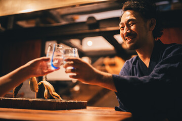炉端焼き居酒屋の店主