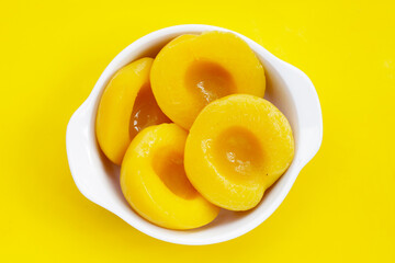 Peach halves in syrup. Fruity desserts