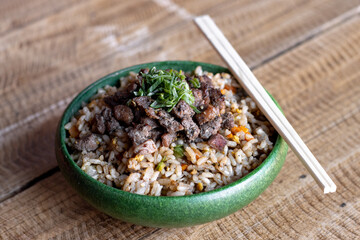 Yakimeshi de arrachera 
