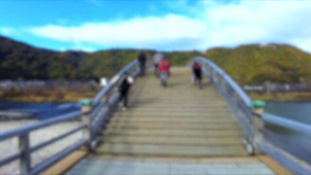 ぼかし背景素材: 山口県岩国市の錦帯橋を渡りながら移動撮影  4K