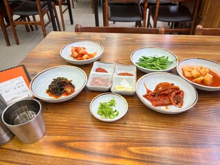 식당에서 찍은 음식 반찬, 한국