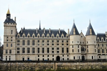 Fototapeta premium Paris, France 03.26.2017: La Conciergerie, former prison transformed into courts