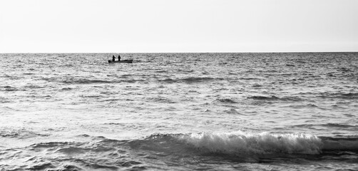 Poranny połów na morzu Tunezja - obrazy, fototapety, plakaty