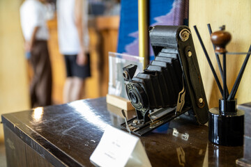 Classic antique cameras are on display in the coffee shop.