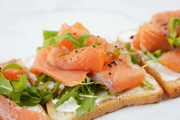 Smoked salmon, herbs and hollandaise sauce