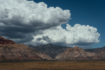Fototapeta na wymiar Landscape view of the Red Rock Canyon, near Las Vegas, during a cloudy day