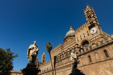 Fototapeta na wymiar cathedral in Palermo in Sicily