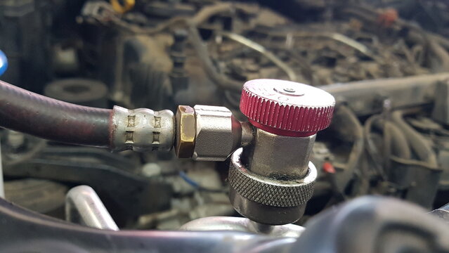 Automotive Air-Conditioning Gas Injection