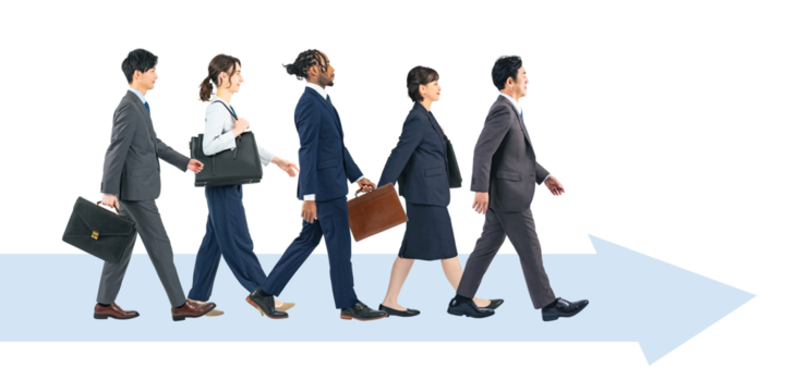 前に向かって歩く多国籍ビジネスパーソンのグループ 手作業で精密に切り抜いた背景透過全身写真PNG(1人ずつのPNG画像も販売しております。作成者リンクから「PNG」で検索してください)