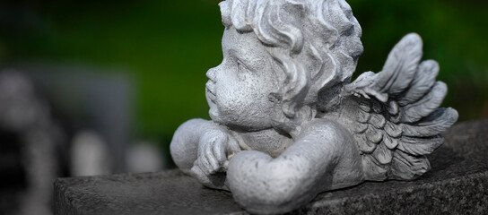 Statue of Cherub Angel with Wings Child - 792938565