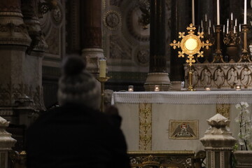 La adoración al santísimo sacramento es un don De Dios, en el que nos acompaña en el silencio,...