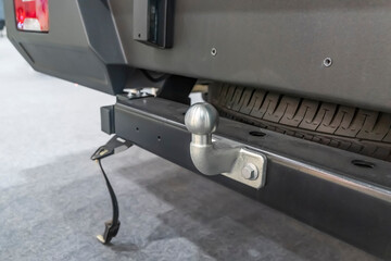 Tow hitch for towing a trailer of SUV