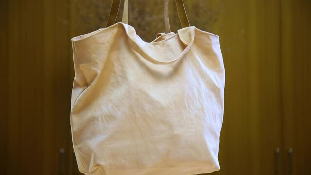 Minimalist style cloth bag to reduce global warming.