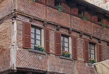 casa antica in piazza San Fedele a Como - obrazy, fototapety, plakaty