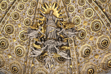 Maria Assunta tra Angeli; cupola del transetto destro del Duomo di Como