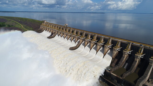 Barragem, Usina hidrel&eacute;trica de Tucuru&iacute;, Par&aacute;, Brasil