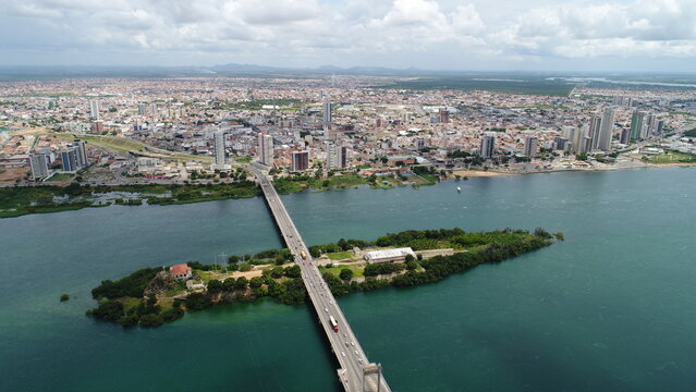 Ponte sobre Rio S&atilde;o Francisco, entre Juazeiro da Bahia e Petrolina Pernambuco