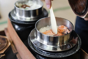日本食　釜めし　炊き込みご飯