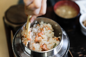 日本食　釜めし　炊き込みご飯