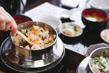 日本食　釜めし　炊き込みご飯