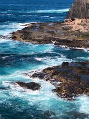 waves breaking on the rocks, beautiful beaches, beaches in Australia