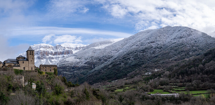 Panoramic view of mountains in the Aragonese Pyrenees, Spain.