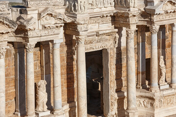 Naklejka premium Amphitheatre classic columns in Hierapolis archeology landmark. Pamukkale, Turkey