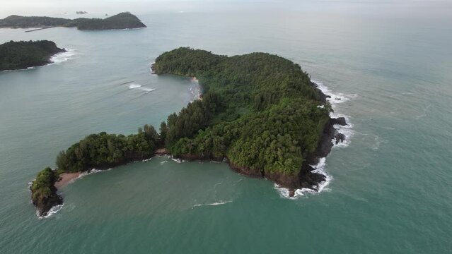 aerial view 
Reusam Island is a small island located in Setia Bakti District, Aceh Jaya Regency, Aceh. The location is a natural tourist attraction, especially for diving and surface diving.