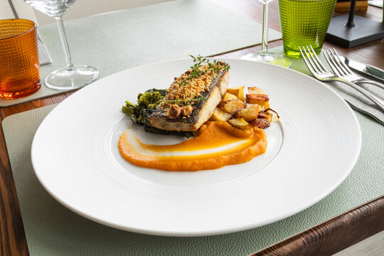 Filetto di ombrina con crema di patate dolcie friarielli