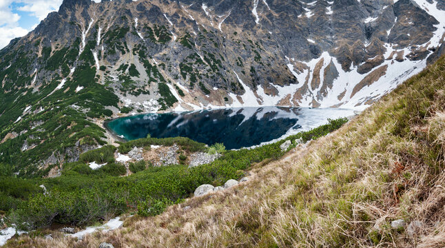 Czarny Staw pod Rysami w Tatrach Wysokich.