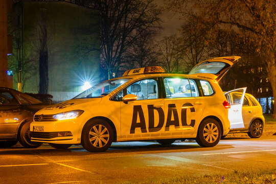 ADAC roadside assistance at night, roadside assistance at night