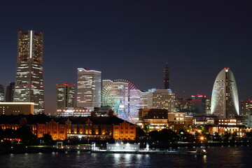 Naklejka premium 大桟橋から見たみなとみらいの夜景