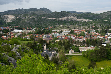 Point de vue sur Cetinje au mausolée de Danilo - obrazy, fototapety, plakaty