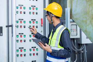 Engineer checks MDB, AMCC, AHU cabinet status, link to control room.