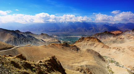 Fototapeta na wymiar Spectacular view mountains and landscapes of Ladakh, India.