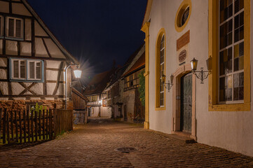 “Wall Street” in Michelstadt with a synagogue, cobblestones and half-timbered buildings
