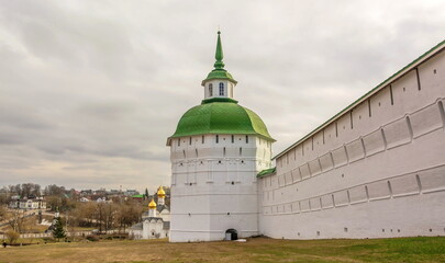 The tower and wall of the ancient Trinity-Sergius Lavra - obrazy, fototapety, plakaty