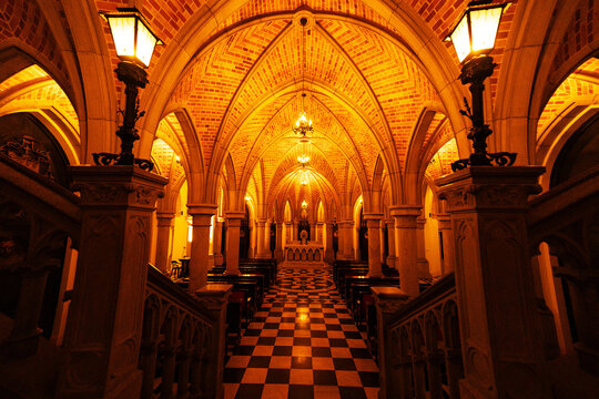 Sal&atilde;o de cripta localizada no subsolo de catedral cat&oacute;lica no centro hist&oacute;rico de S&atilde;o Paulo.  