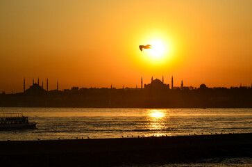 Fototapeta na wymiar sunset over the city of istanbul