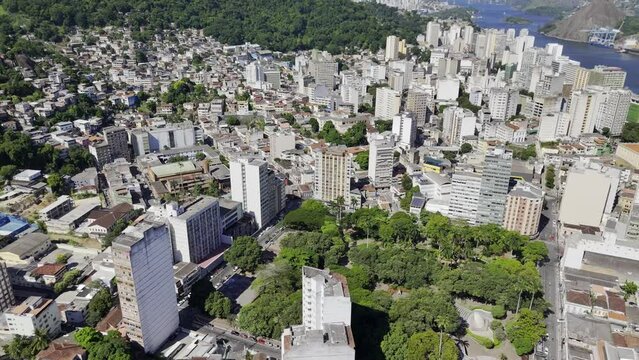 Drone flies forward as camera pans down over Parque Moscoso in downtown Vit&oacute;ria, Espirito Santo